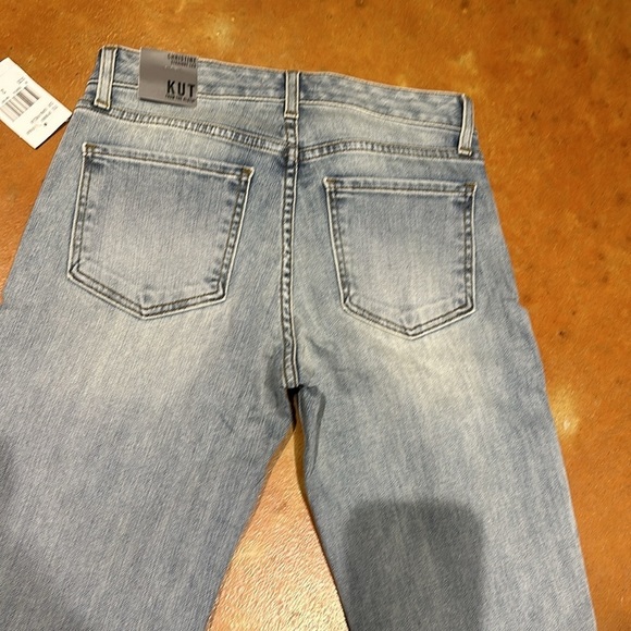 NWT Kut From the Kloth straight leg distressed on hem Jean. Size 2 - Picture 7 of 8